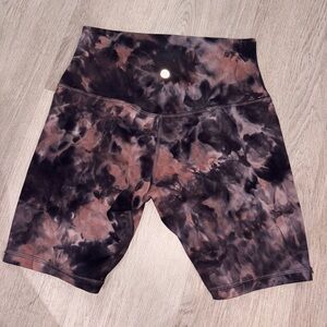 Lululemon shorts size 8